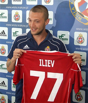 11 czerwca 2011 - do drużyny Wisły dołącza Ivica Iliev - jest to pierwsze wzmocnienie Białej Gwiazdy przed nowym sezonem
