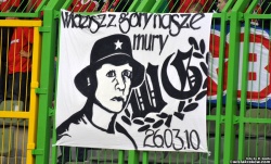 ŚP.Mateusz transparent poświęcony jednemu ze zmarłych kibiców Wisły.