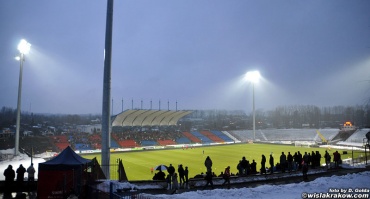 Bytomski stadion w zimowej scenerii