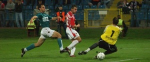 Piotr Brożek strzela zwycięską bramkę dla Wisły. Wisła-Mattersburg 1:0. 2006.08.24