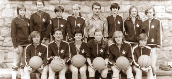 Z juniorkami Wisły w 1980 roki.