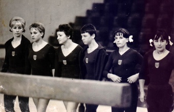 Mecz Kraków-Budapeszt, 1965. Wiesława Lech, Danuta Putaj, Elżbieta Apostolska, Łucja Ochmańska, Anita Sarna, Barbara Zeman.