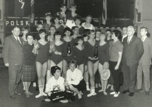 Sekcja gimnastyczna TS "Wisła" 1967r (zawodnicy, zawodniczki, trenerzy, działacze)(ze zbiorów prywatnych Barbary Nowak)