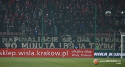 2011.11.19 Wisła-Górnik Zabrze,transparent skierowany do piłkarzy Wisły