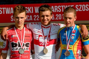 Szymon Tracz (po lewo) ze srebrnym medalem Mistrzostw Polski, Świdnica 2016.