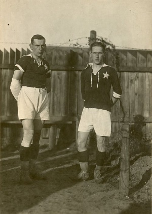 Jan (z prawej) z bratem Henrykiem
