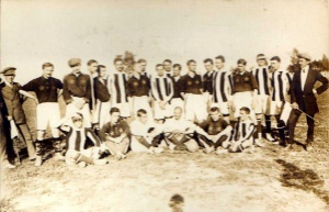 1910 r., w barwach Pogoni na meczu z Wisłą