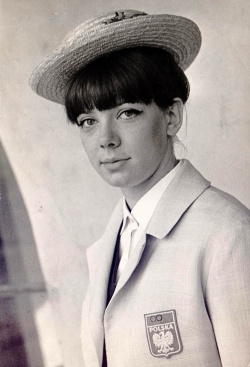 Łucja Ochmańska w stroju olimpijskim Reprezentacji Polski, Meksyk 1968.