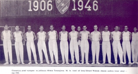 W gronie gimnastyków na jubileuszu Wisły w 1946 roku