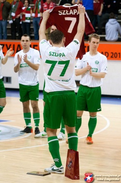 Andrzej Szłapa z koszulką Wisły, 2013. Foto: Aśka Żmijewska wislafutsal.pl