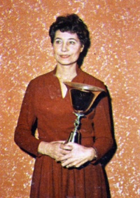 Józefa Ledwig - siatkarka, Zasłużony Mistrz Sportu, dwukrotna medalistka olimpijska. Fot. P. Krassowski, J. Podlecki, pocztówka kolekcjonerska z 1981 roku.
