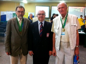 Włodzimierz Wala (z prawej) z brązowym medalem Mistrzostw Europy.