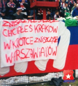 1999.11.07 Wisła - Legia Warszawa transparent skierowany do F.Smudy będącego trenerem zespołu z Warszawy,a wcześniej Wisły-Zniszczyłeś Łódź,Chciałeś Kraków wkrótce zniszczysz warszawiaków.