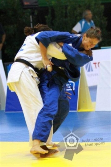 Katarzyna Kłys podczas zawodów PŚ w judo, w Rzymie (1-2 października 2011). Finałowa walka z Hiszpanką Marią Bernabeu Avomo.