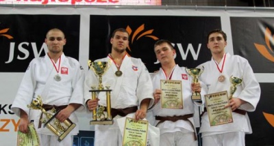Oliwier Romaniuk wywalczył złoto w  Mistrzostwach Polski Juniorek i Juniorów, 14-15.04.2012