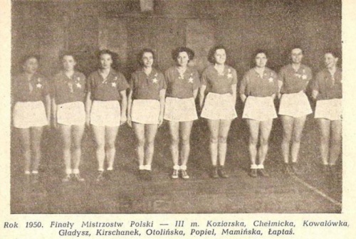 od lewej: Sławomira Koziarska, Joanna Chełmicka, Maria Kowalówka, Janina Gładysz, Jadwiga Kirschanek, Danuta Otolińska, Maria Popiel, Irena Mamińska, Halina Łaptaś.