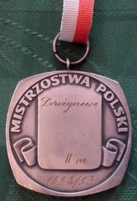 Srebrny medal Drużynowych Mistrzostw Polski 1992/93.Ze zbiorów Huberta Jaworowskiego.