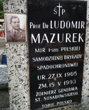 Grób  Ludomira Mazurka na Cmentarzu Rakowickim