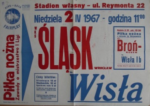 Informacja o meczu na plakacie zapowiadającym mecz pierwszej drużyny