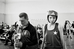 Magda Śliwińska (przed swoją pierwszą walką) z trenerem Jackiem Handzlikiem.