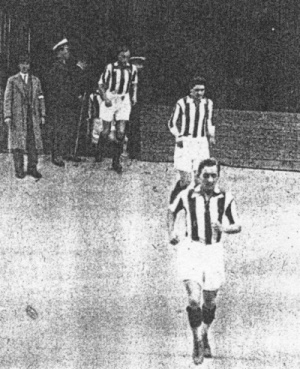 Ostatni mecz H. Reymana – derby 10.06.1933. Na boisko wychodzą Pasiacy…