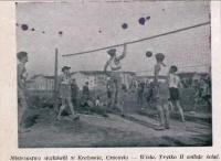 Mecz siatkówki z druzyną Cracovii, 1930r.