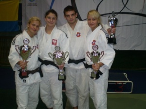 Izabela Mirus, Katarzyna Kłys, Rafał Filek, Barbara Mirus - medaliści zawodów o Super Puchar Polski, Opole 2010