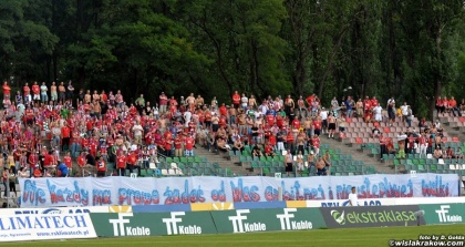Transparent kibiców skierowany do piłkarzy po meczu z Levadią