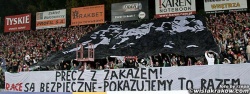 2006.10.14 Wisła - Odra Wodzisław Śl.,transparent odnoszący się do ogólnopolskiego protestu kibiców przeciw odpalaniu pirotechniki na stadionach.