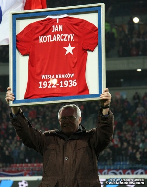 W ramach projektu Powrót Legend uhonorowano Jana Kotlarczyka. W ceremonii uczestniczył jego syn, Tadeusz.[Foto: Grzegorz Migdał/wislakrakow.com]