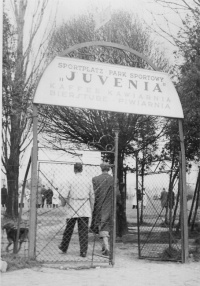 Wejście do Parku Sportowego Juvenii, 1941 r.
