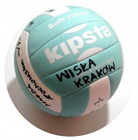 Piłka z podpisami siatkarek, przeznaczona na aukcję.