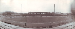 Panorama stadionu z trybuny zachodniej. Prawdopodobnie początek lat 70-tych