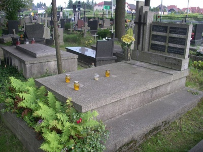 Grób Zdzisława Dąbrowskiego na Cmentarzu Pasternik, Bronowice