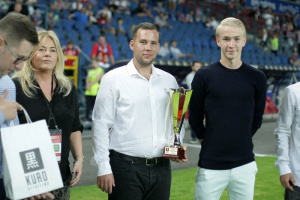 Aleksander Buksa Piłkarzem Sezonu 2016/2017.Źródło: akademiawisly.pl