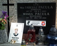 Grób Wandy i Tadeusza Pacułów na Cmentarzu Rakowickim
