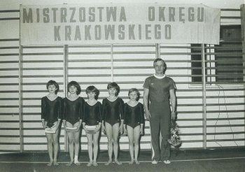 Magdalena Szostkowska 1986r (druga z lewej)