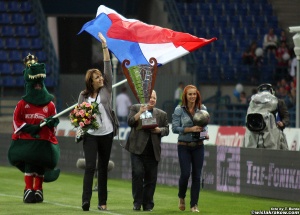 Ewelina Kobryn świętuje mistrzostwo 2011.Foto: Tomasz Burda / Źródło:wislakrakow.com