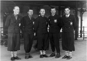 1938.03.05-07. Mistrzostwa Świata. Jan Bochenek (1. z prawej)