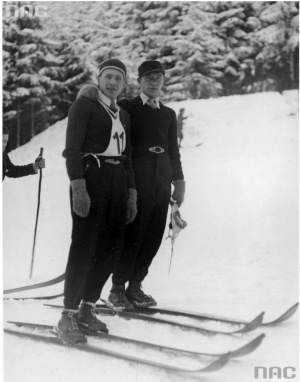 1933.01.21-23. Mistrzostwa Podhala. Władysław Gawlikowski (Wisła Zakopane) (pierwszy od lewej)