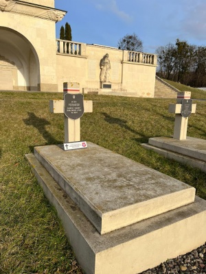 Grób Antoniego Poznańskiego na Cmentarzu Obronców Lwowa. 31 grudnia 2023