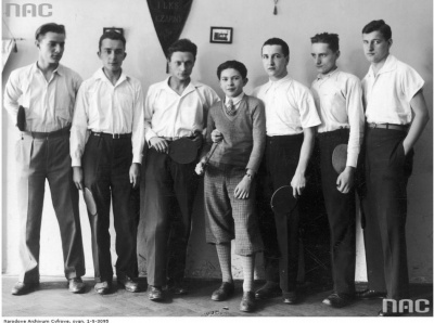 Mistrzowie okręgu krakowskiego z 1933 roku - (od lewej) Szumilas, Stefaniuk, Kwolewski, Nowicki, Herbst, Ganobis, Żak