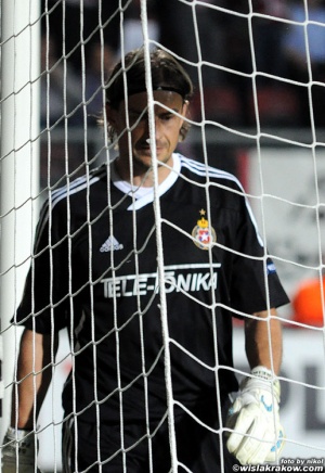 Sergei Pareiko cztery razy wyciągał piłkę z siatki..[Foto: Nikoletta Kula/wislakrakow.com]