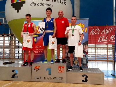 Jarosław Iwanow i trener Tomasz Winiarski.2016.06.23-25 I Akademickie Mistrzostwa Polski w Boksie.
