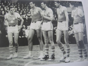 Wawelskie smoki, od lewej: Stefan Wójcik, Bohdan Likszo, Czesław Malec, Krystian Czernichowski, Wiesław Langiewicz.